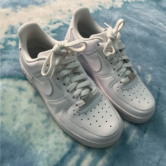 Nike Air Force 1’s - Picture 6 of 9